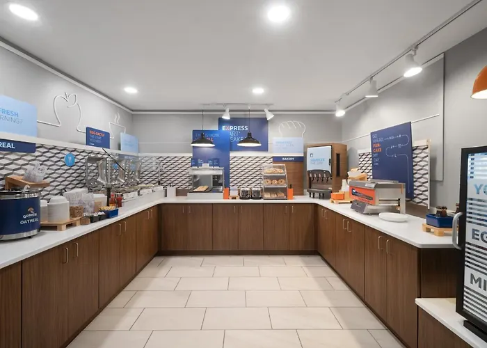 Express By Ihg Hotel