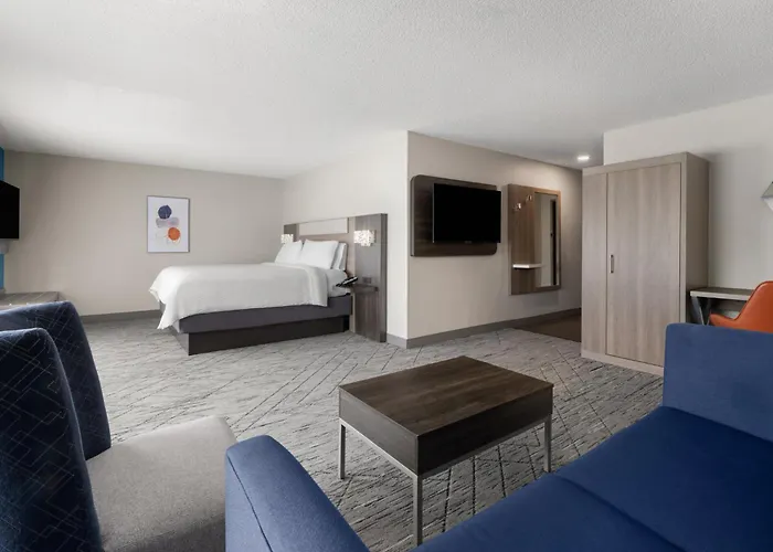 Express By Ihg Hotel 2*